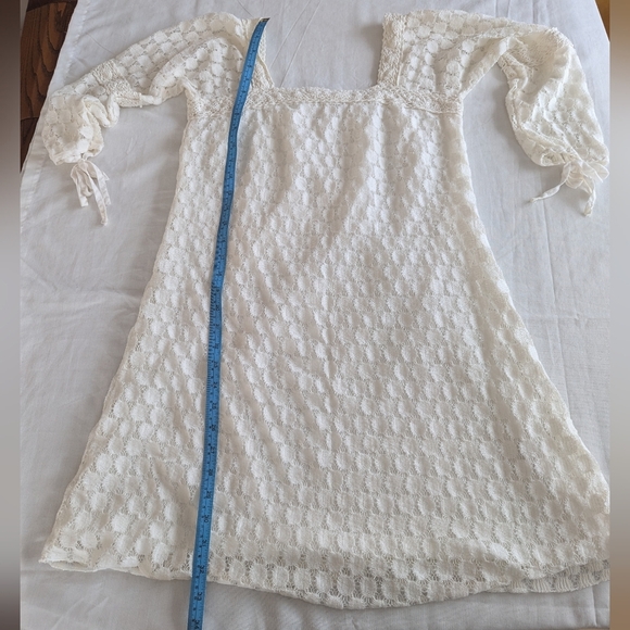 Solitaire White Sheath Dress with Puff Sleeves and Square Neck - Picture 8 of 9